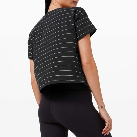 lululemon Black Striped Cates Tee size 4 - Picture 4 of 11